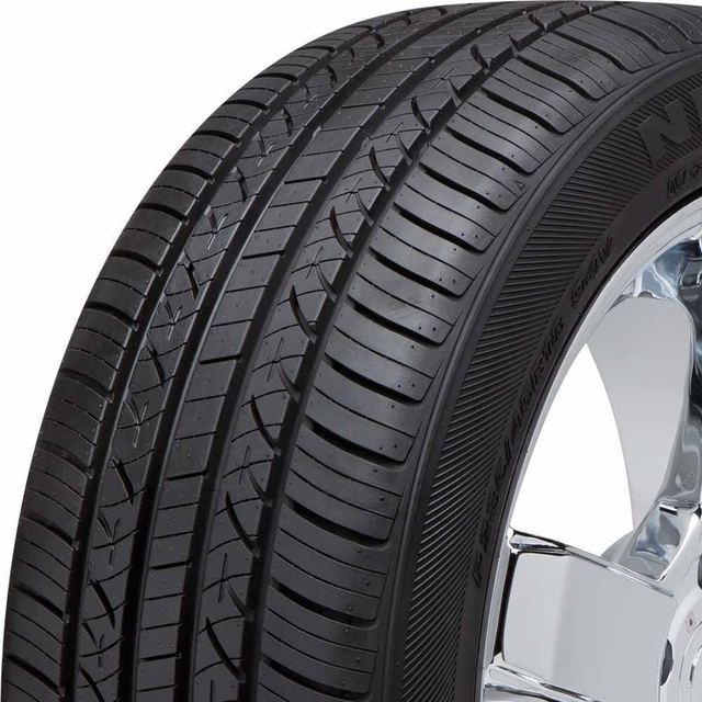 Pneu 225/45R17 Nexen CP671