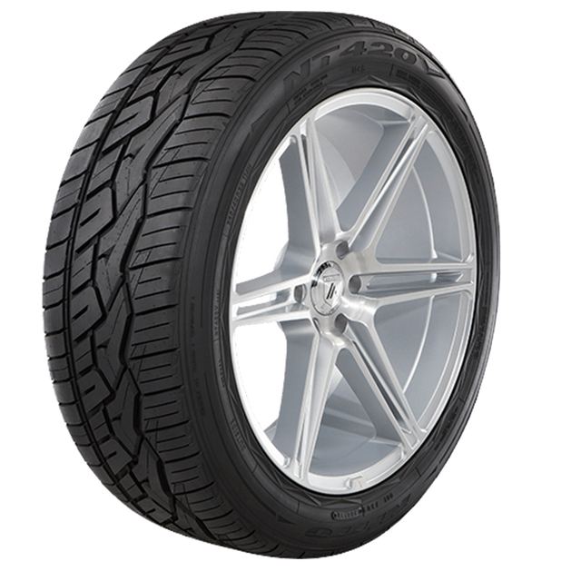 Pneu 265/40R22 Nitto NT420V