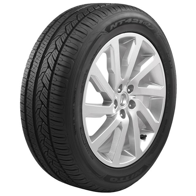 Pneu 235/65R18 Nitto Nt421q