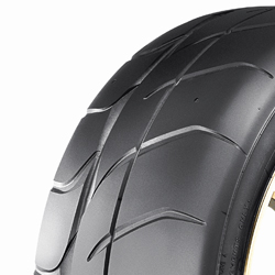 275/40ZR17 98W NITTO NT01
