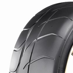 Neumático 275/40R17 Nitto Nt01